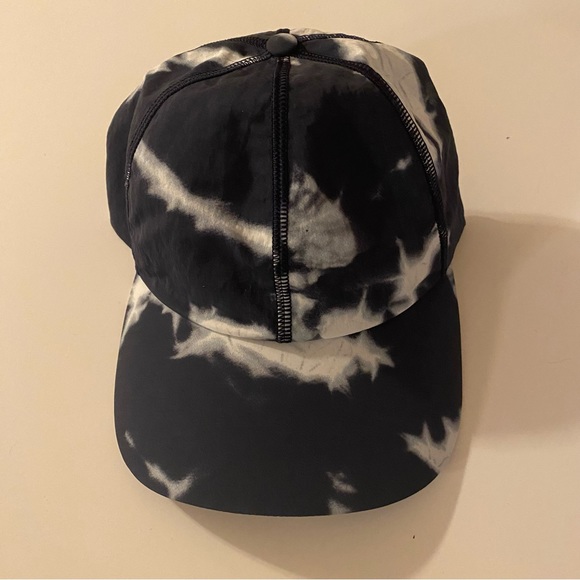 NWT Lululemon Baller Hat - Picture 2 of 5